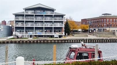 506-2 Quay Street, Port Huron, Michigan 48060, 1 Bedroom Bedrooms, ,1 BathroomBathrooms,Apartment,Lofts on Quay,506-2 Quay Street,1689